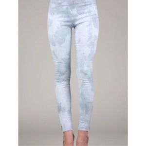 Joe’s “The Legging” Acid Wash size small